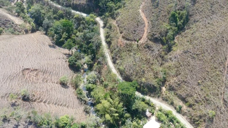 Prefectura de El Oro abre vía que enlaza zonas productivas de Marcabelí