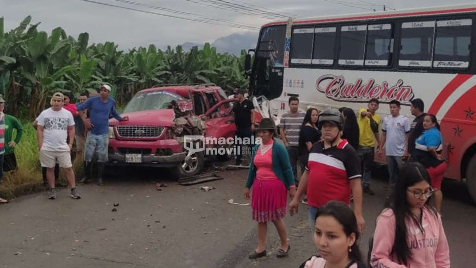 Un Herido En Accidente Entre Bus Y Camioneta En El Tramo De La Vía El Guabo Pasaje Machala Móvil 3384