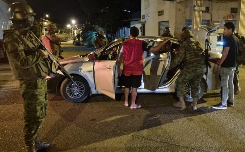 Detenido con arma y municiones en operativo militar en Santa Rosa ...