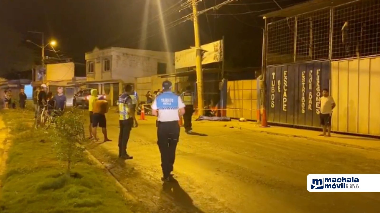 Accidente cobra vida de joven motociclista, impactó contra un poste de alumbrado público