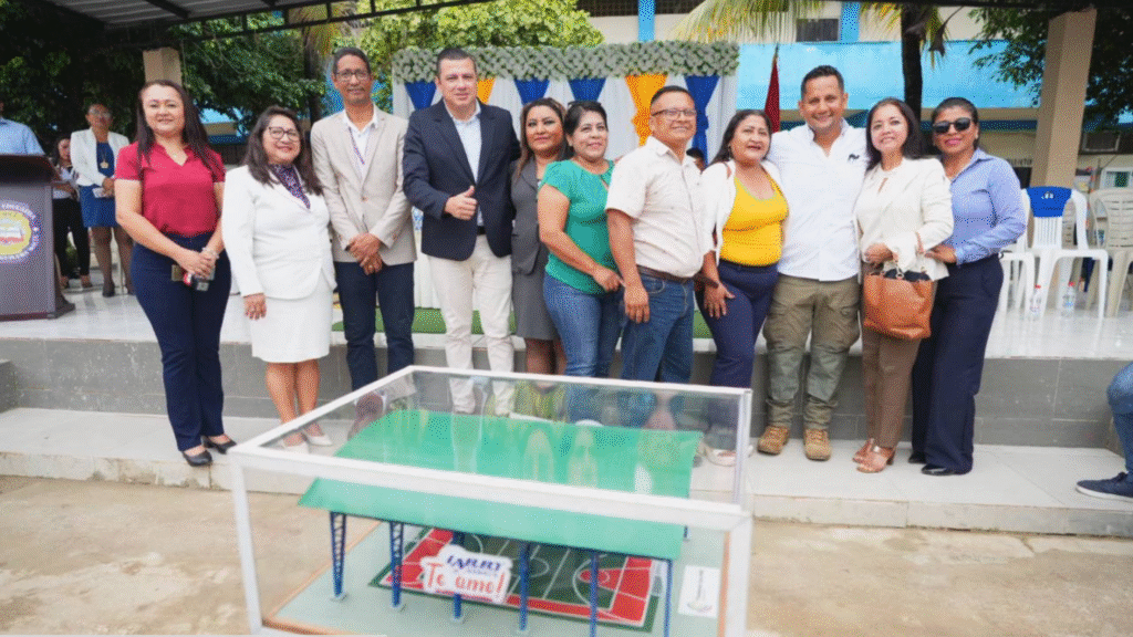 Firman convenio para instalar cubiertas metálicas en 8 instituciones ...