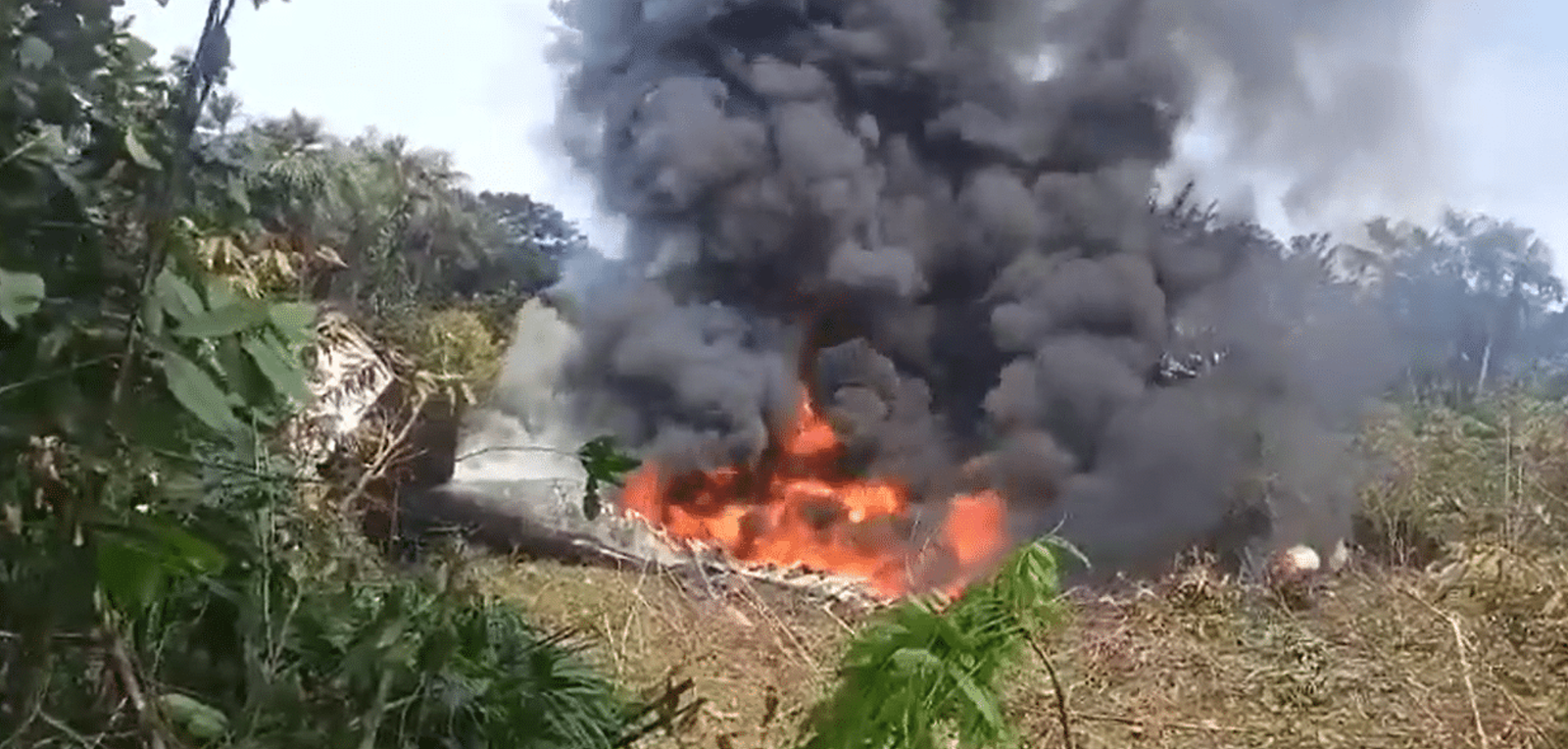 Avión militar se accidenta en Putumayo tras despegar; autoridades aún no confirman víctimas