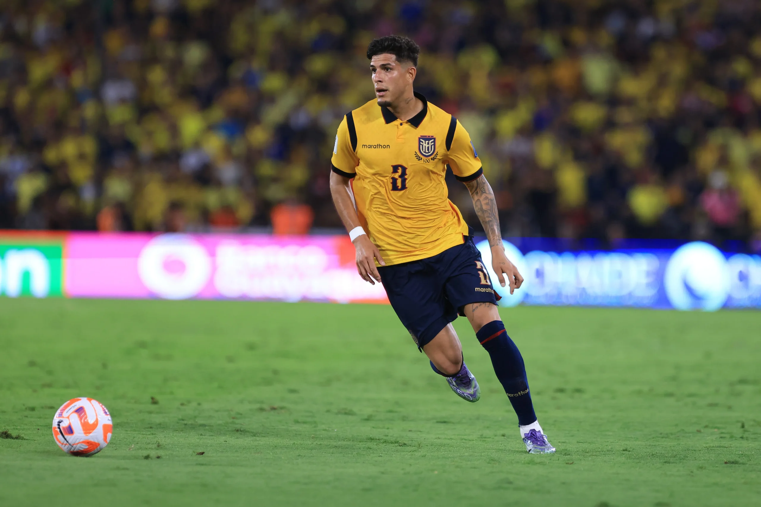 Hincapié genera preocupación en la Tri previo al duelo ante Países Bajos