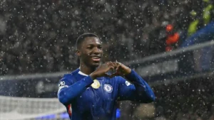 moisxs_caicedo_chelsea_cercana