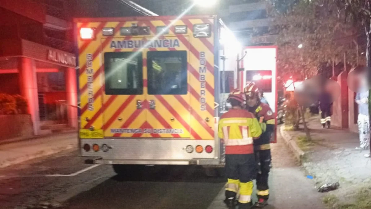 Incendio estructural en La Mariscal deja varios heridos y evacuados en Quito