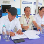 Prefectura de El Oro impulsa construcción de cubiertas metálicas en 13 instituciones educativas
