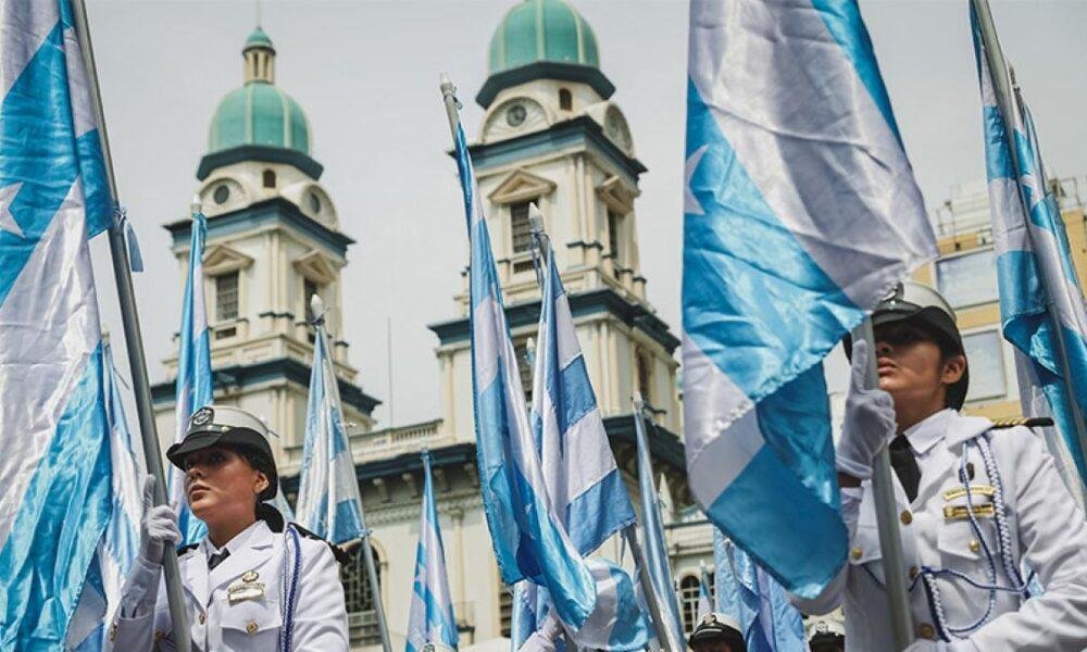 Sercop mantiene suspendidos procesos para las fiestas julianas de Guayaquil, denuncia el Municipio