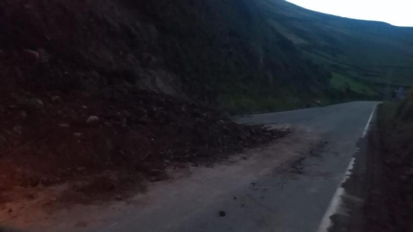 Lluvias provocan deslizamientos y complican el tránsito en varias vías del Ecuador