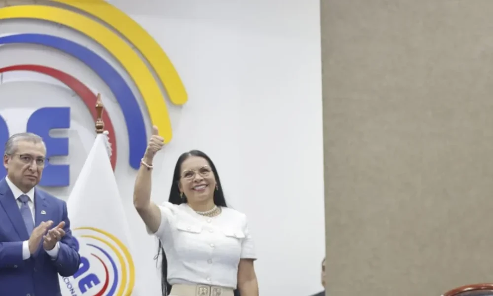 Remoción de Diana Atamaint: las claves detrás del cambio de mando en el CNE