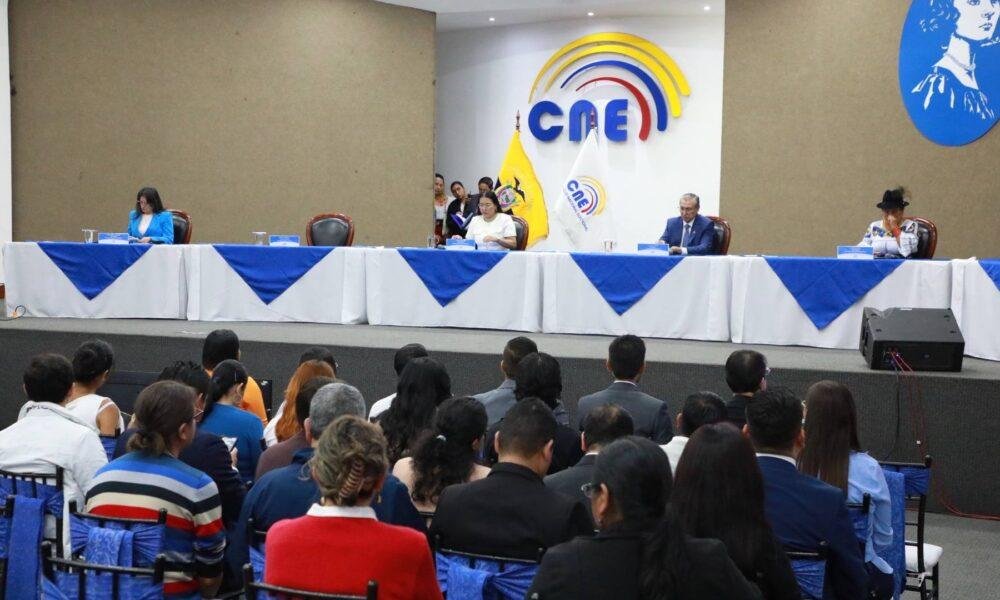 José Cabrera asume la presidencia del CNE tras la salida de Diana Atamaint en medio de tensiones internas