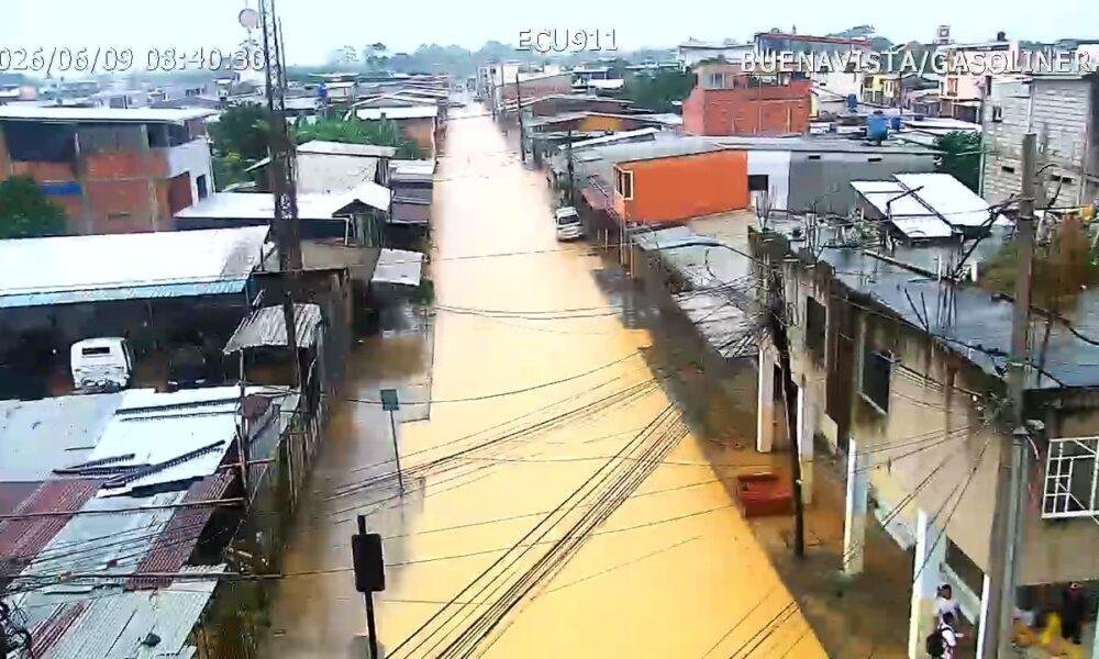 Río Buenavista se desborda y provoca inundaciones en vía de acceso parroquial