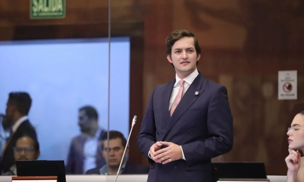 Esteban Torres asume la Primera Vicepresidencia de la Asamblea Nacional