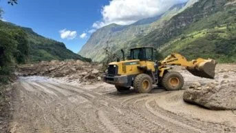 Cerrada la vía Cuenca-Girón-Pasaje por nuevos deslizamientos de tierra