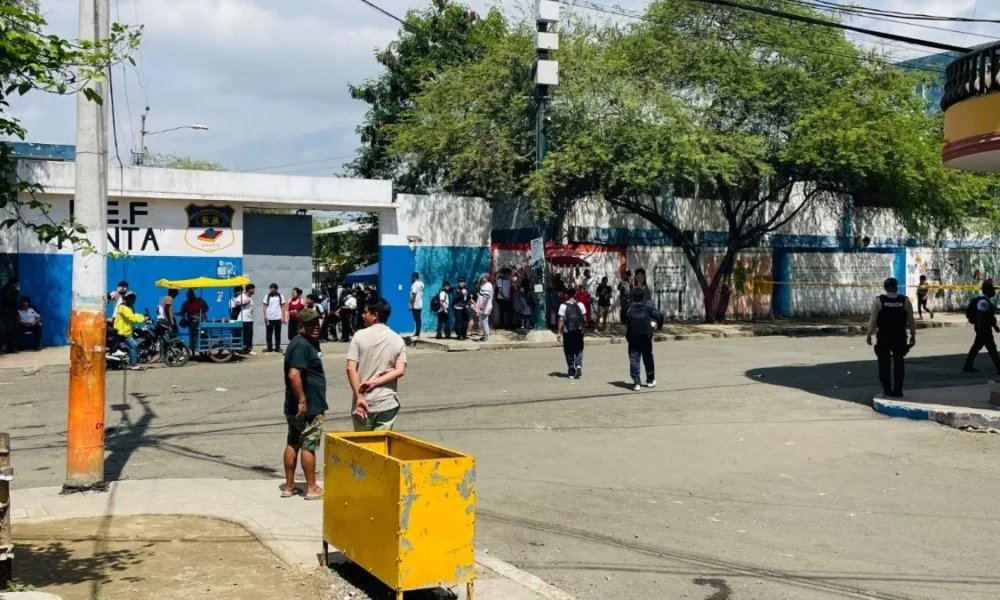 Conmoción en Manta por el asesinato de un estudiante de 15 años cerca de su colegio